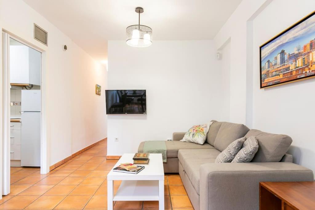 Acogedor Piso En Madrid De Dos Habitaciones Kültér fotó